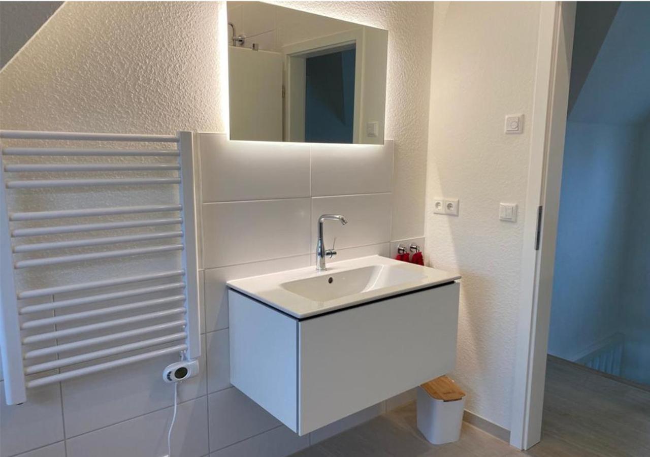 Modernes Reetdach-ostseeferienhaus Bella Mare, Insel Usedom Mit Sauna, Kamin & Sonnenterrasse * Zirchow