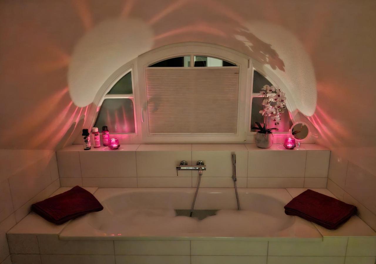 Modernes Reetdach-ostseeferienhaus Bella Mare, Insel Usedom Mit Sauna, Kamin & Sonnenterrasse